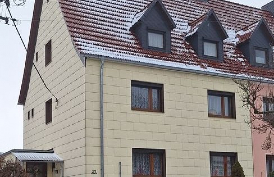 Doppelhaush&auml;lfte in Ranis